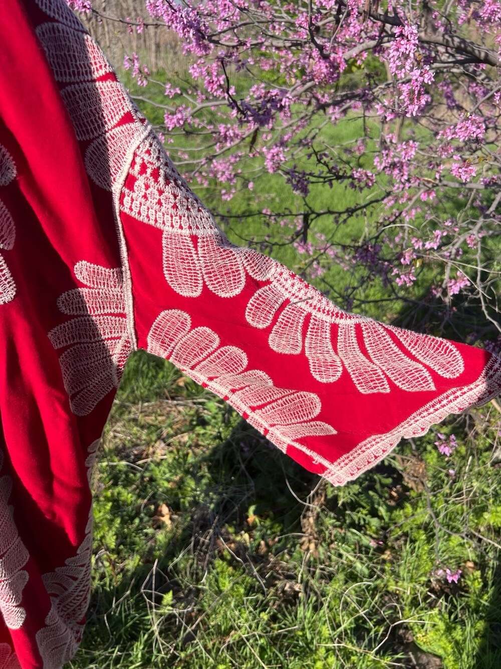 Catherines Est. 1946 Red Embroidered Medallion Open Front Duster Kimono - Picture 11 of 12